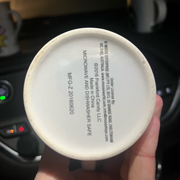 Set of two perfect condition shopkins mugs - Picture 2 of 6